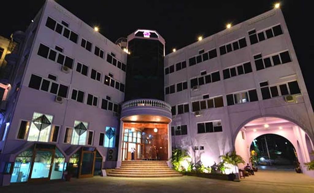 Kyi Tin Hotel Mandalay Bagian luar foto