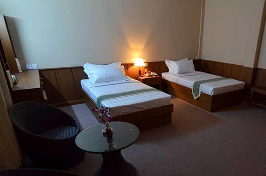 Kyi Tin Hotel Mandalay Bagian luar foto