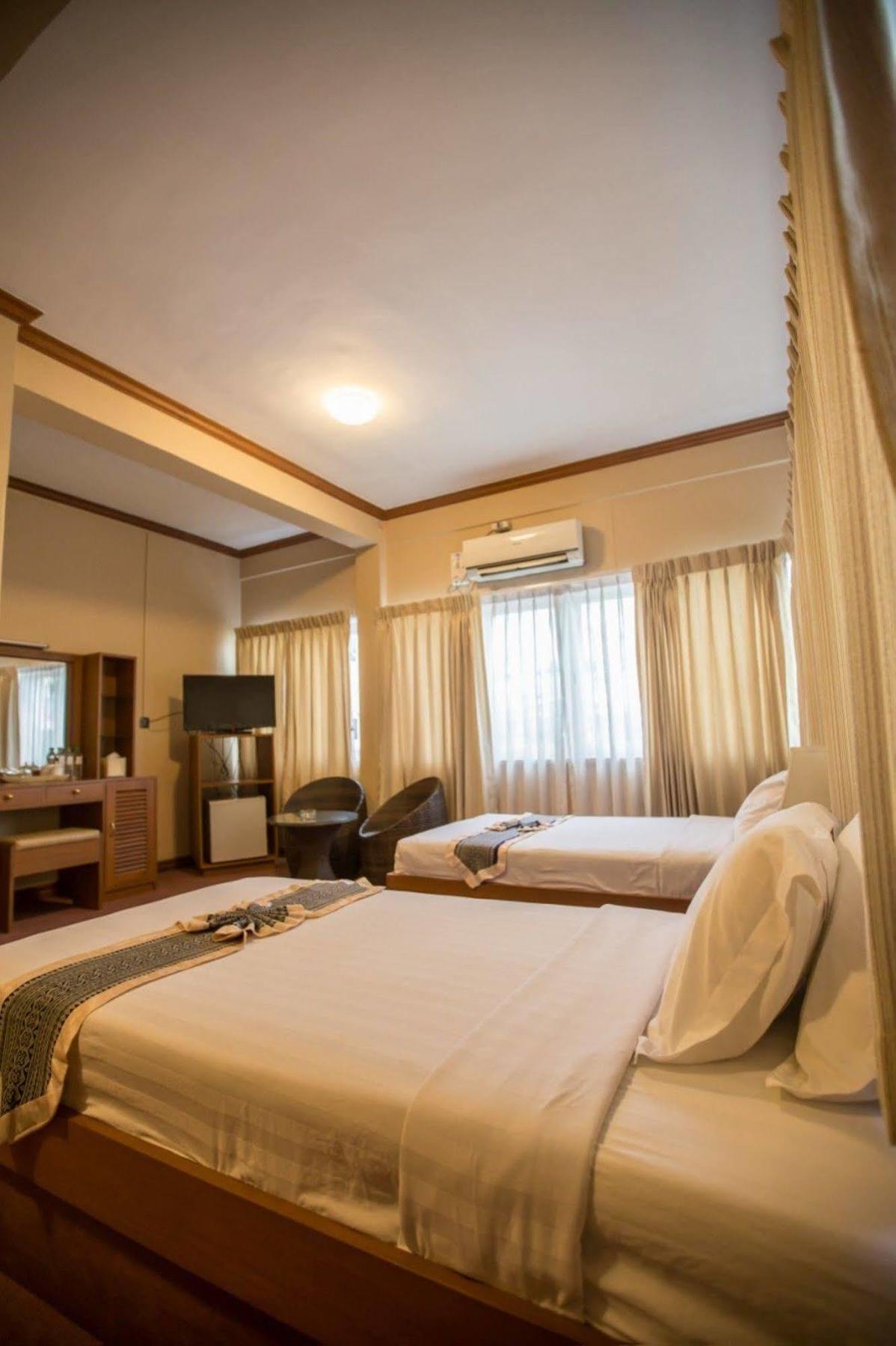Kyi Tin Hotel Mandalay Bagian luar foto