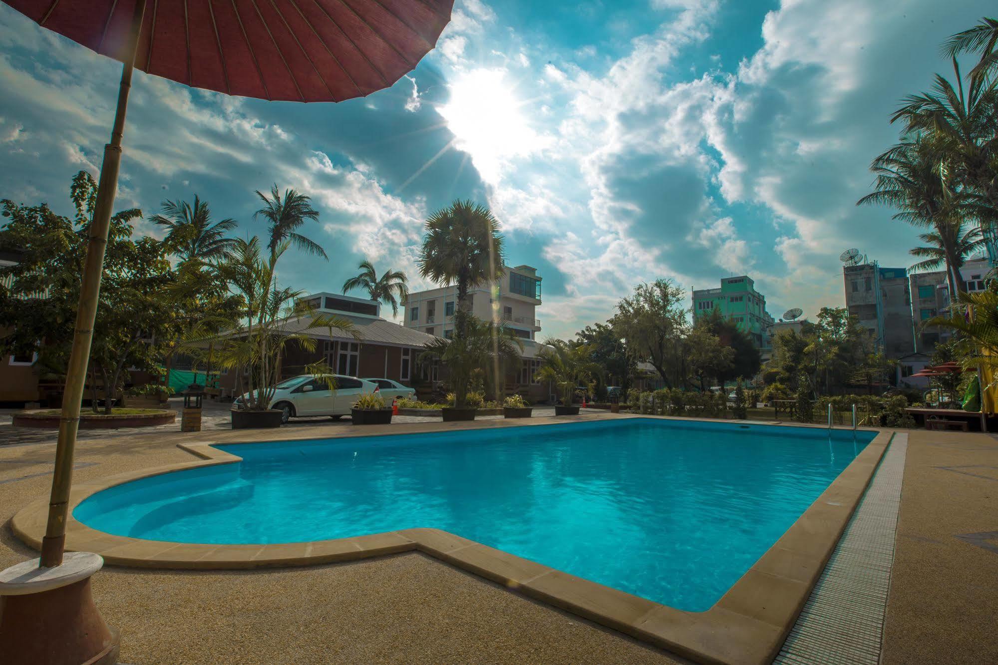 Kyi Tin Hotel Mandalay Bagian luar foto