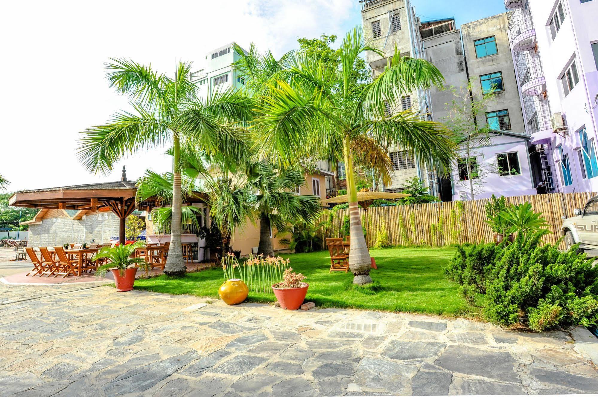 Kyi Tin Hotel Mandalay Bagian luar foto