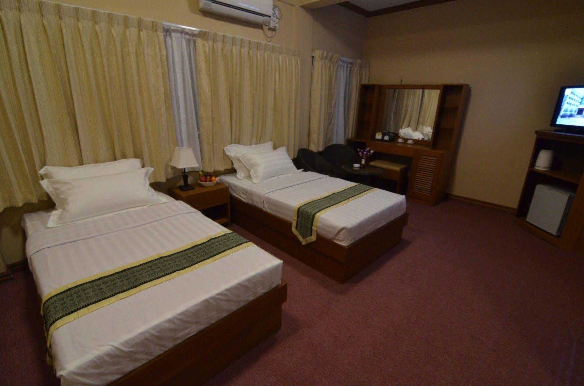 Kyi Tin Hotel Mandalay Bagian luar foto