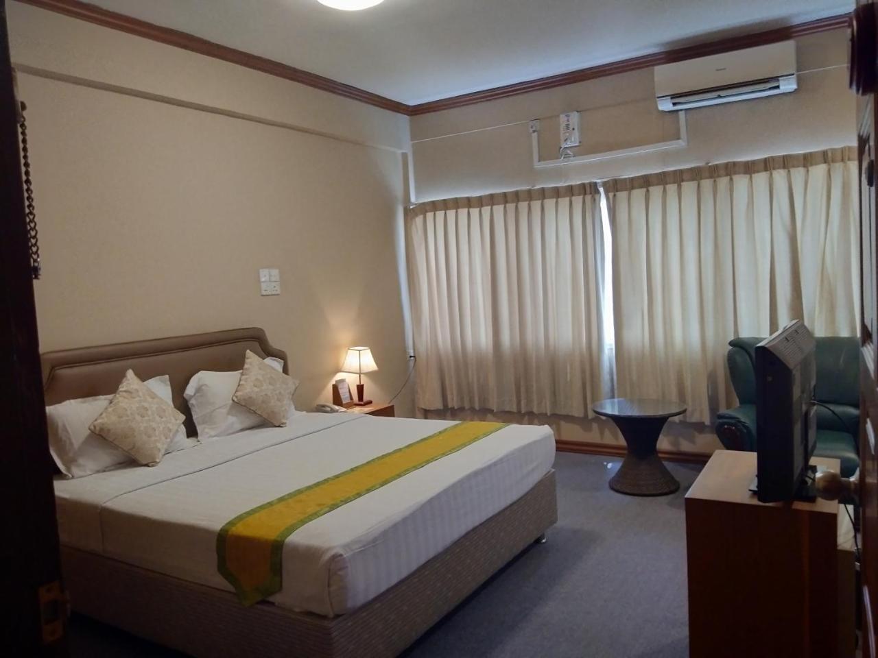 Kyi Tin Hotel Mandalay Bagian luar foto