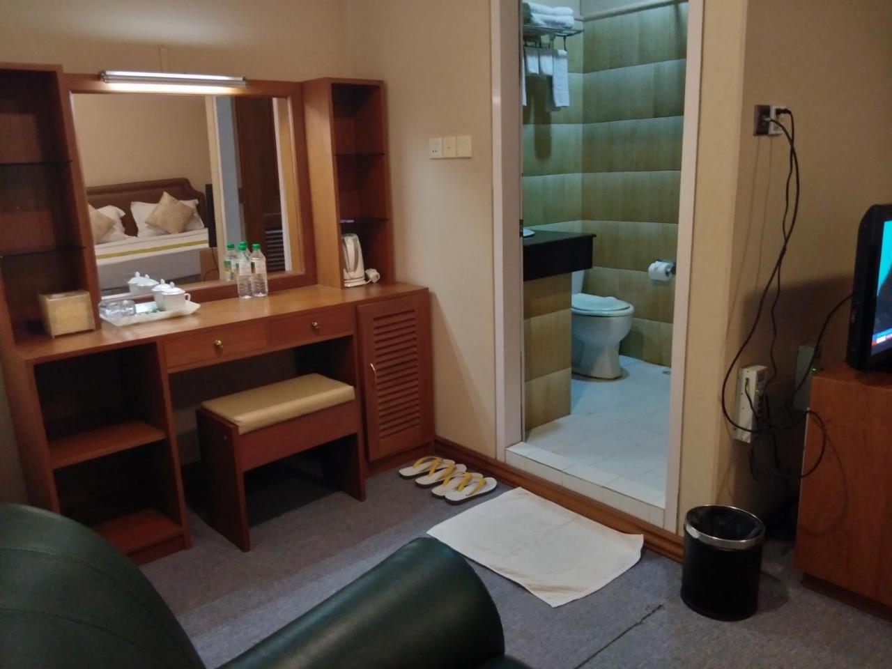 Kyi Tin Hotel Mandalay Bagian luar foto